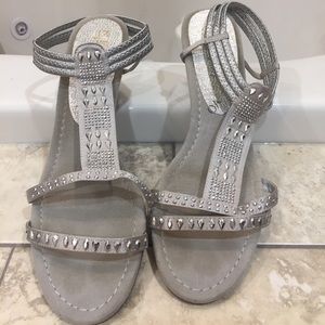 Super cute sliver shoes!